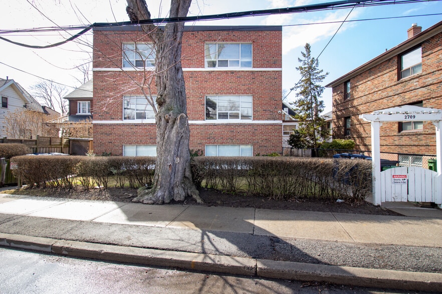 2709 Lake Shore Dr, Toronto, ON for sale - Building Photo - Image 3 of 40