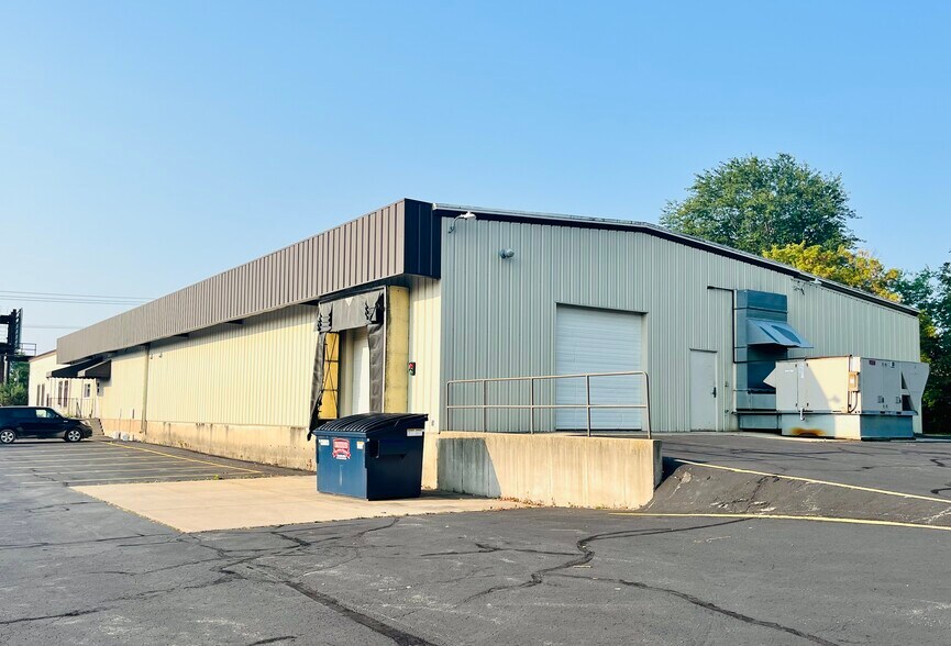 234 W Northland Ave, Appleton, WI à vendre - Photo du bâtiment - Image 2 de 3