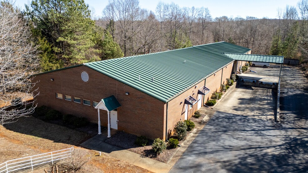 416 Millstone Dr, Hillsborough, NC à vendre - Photo du bâtiment - Image 2 de 14