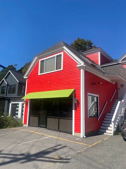 1349 Centre St, Newton, MA à louer - Photo du bâtiment - Image 2 de 8