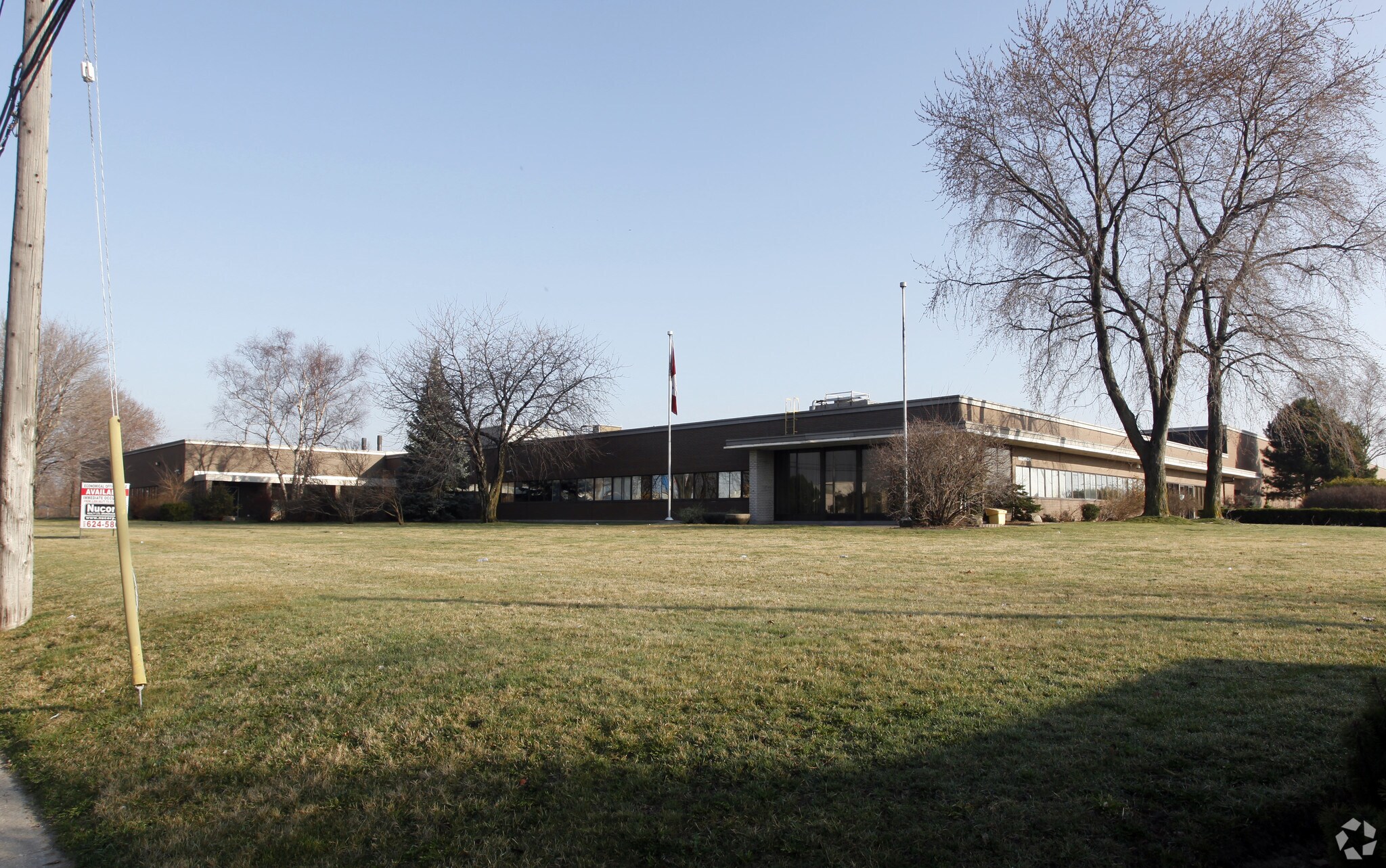 2365 Dixie Rd, Mississauga, ON à vendre Photo principale- Image 1 de 1