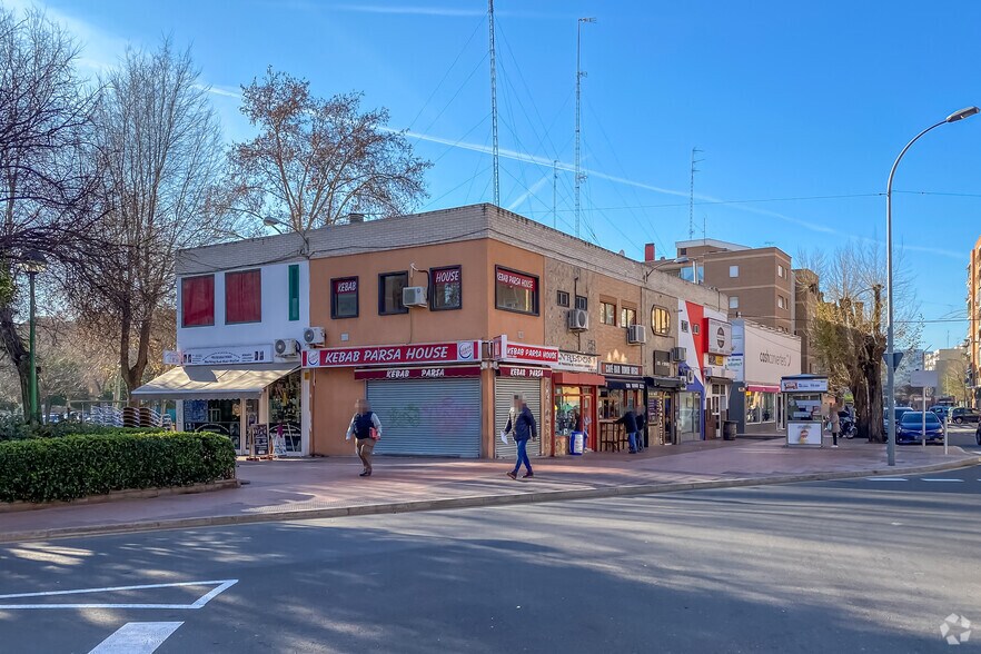 Avenida Reyes Católicos, 23, Alcalá de Henares, Madrid à vendre - Photo du bâtiment - Image 2 de 3