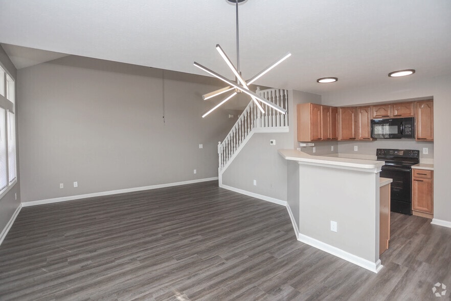 5500 S Emerson Ave, Indianapolis, IN for sale - Interior Photo - Image 3 of 5