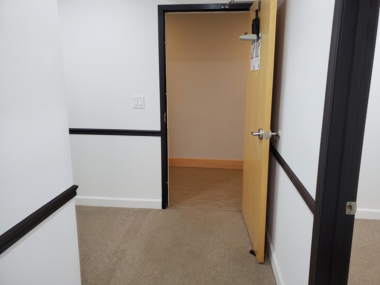 14631 Lee Hwy, Centreville, VA à louer - Photo du bâtiment - Image 3 de 22