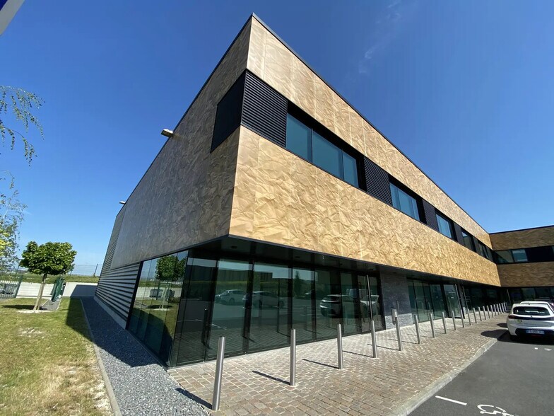 Industrial in Reims for lease - Building Photo - Image 2 of 6