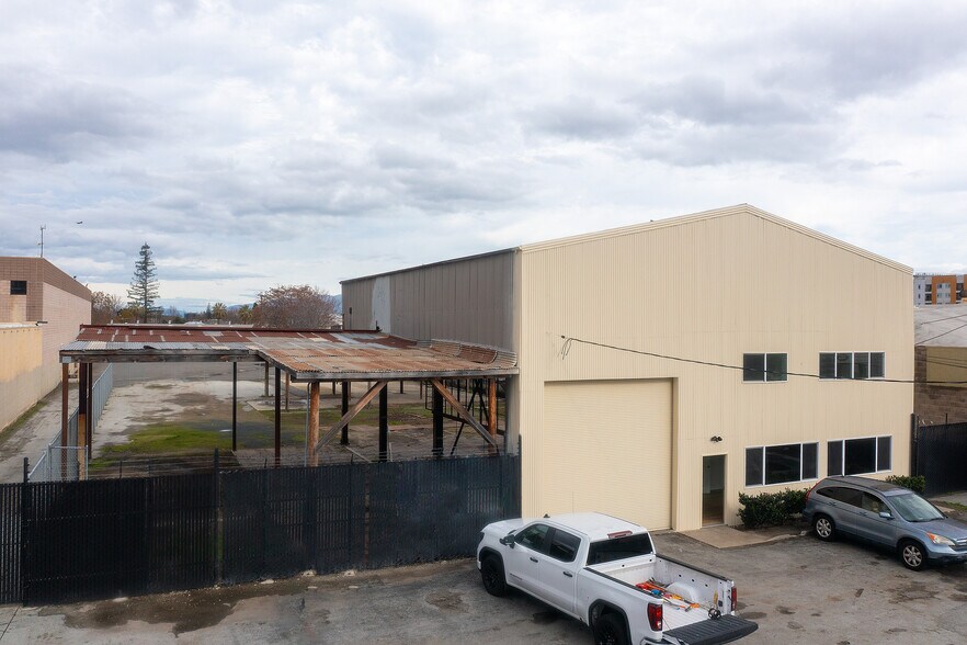 1131 Auzerais Ave, San Jose, CA for lease - Building Photo - Image 3 of 7
