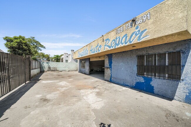 More details for 4733 W Adams Blvd, Los Angeles, CA - Retail for Sale