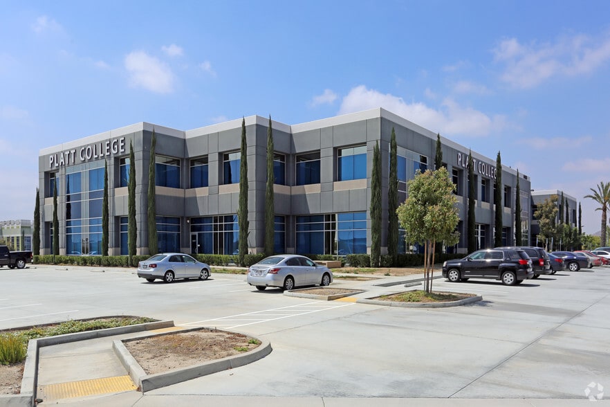 6465 Sycamore Canyon Blvd, Riverside, CA for lease - Building Photo - Image 1 of 4