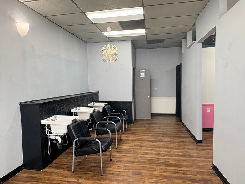 2277 NW Military Hwy, San Antonio, TX à louer - Photo du bâtiment - Image 3 de 8