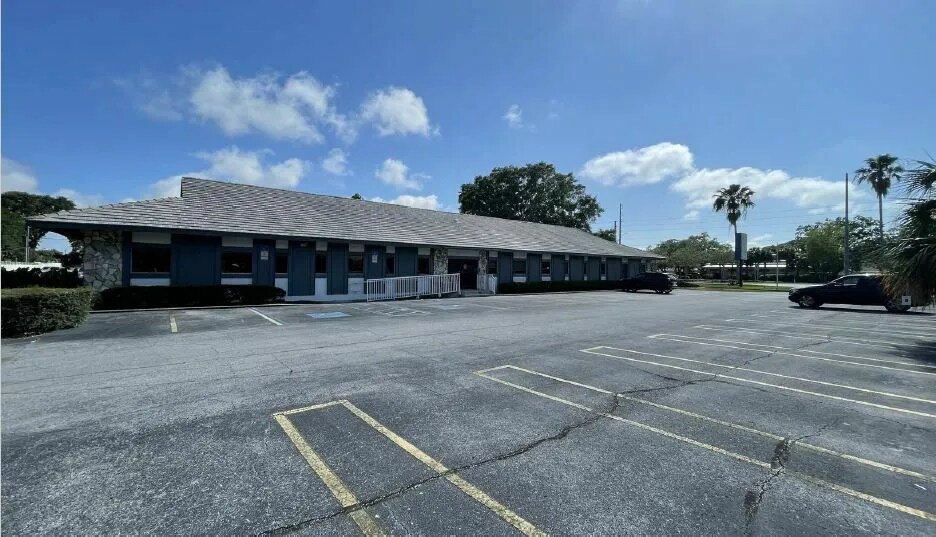 3301 66th St N, Saint Petersburg, FL à louer - Photo du bâtiment - Image 2 de 8