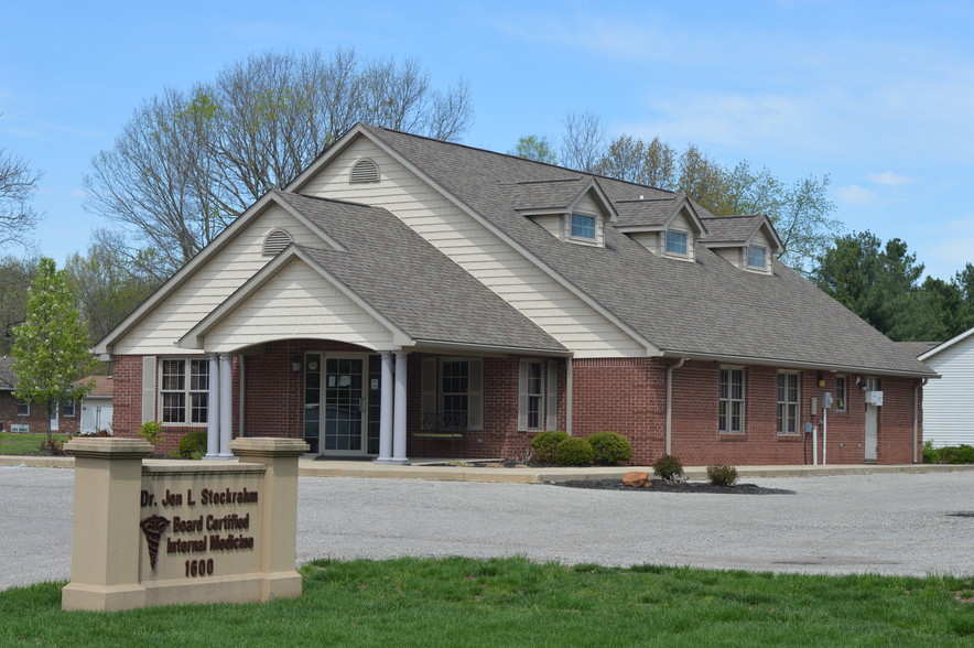 1600 E Springhill Dr, Terre Haute, IN for sale - Primary Photo - Image 1 of 1