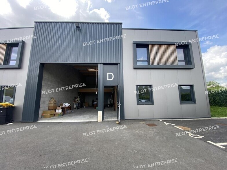 Flex in Saint-Gilles for lease - Building Photo - Image 1 of 9