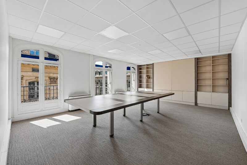 2 Rue De La Paix, Paris à louer - Photo du bâtiment - Image 3 de 21