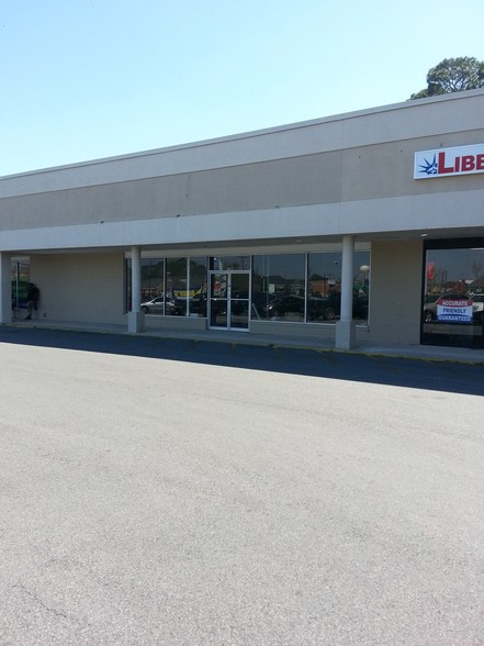 805-831 Peterson Ave N, Douglas, GA for lease - Building Photo - Image 3 of 24