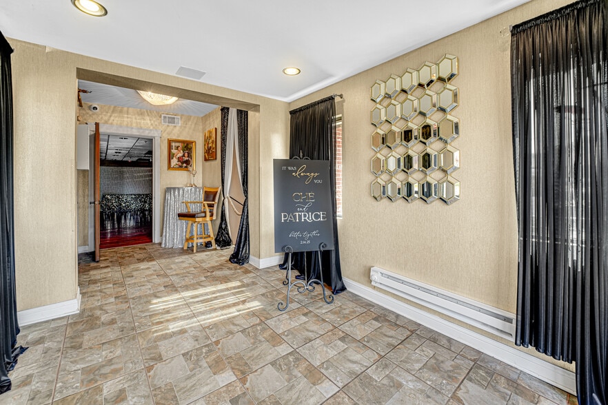 2701 W 87th St, Evergreen Park, IL à vendre - Hall d’entrée - Image 3 de 14