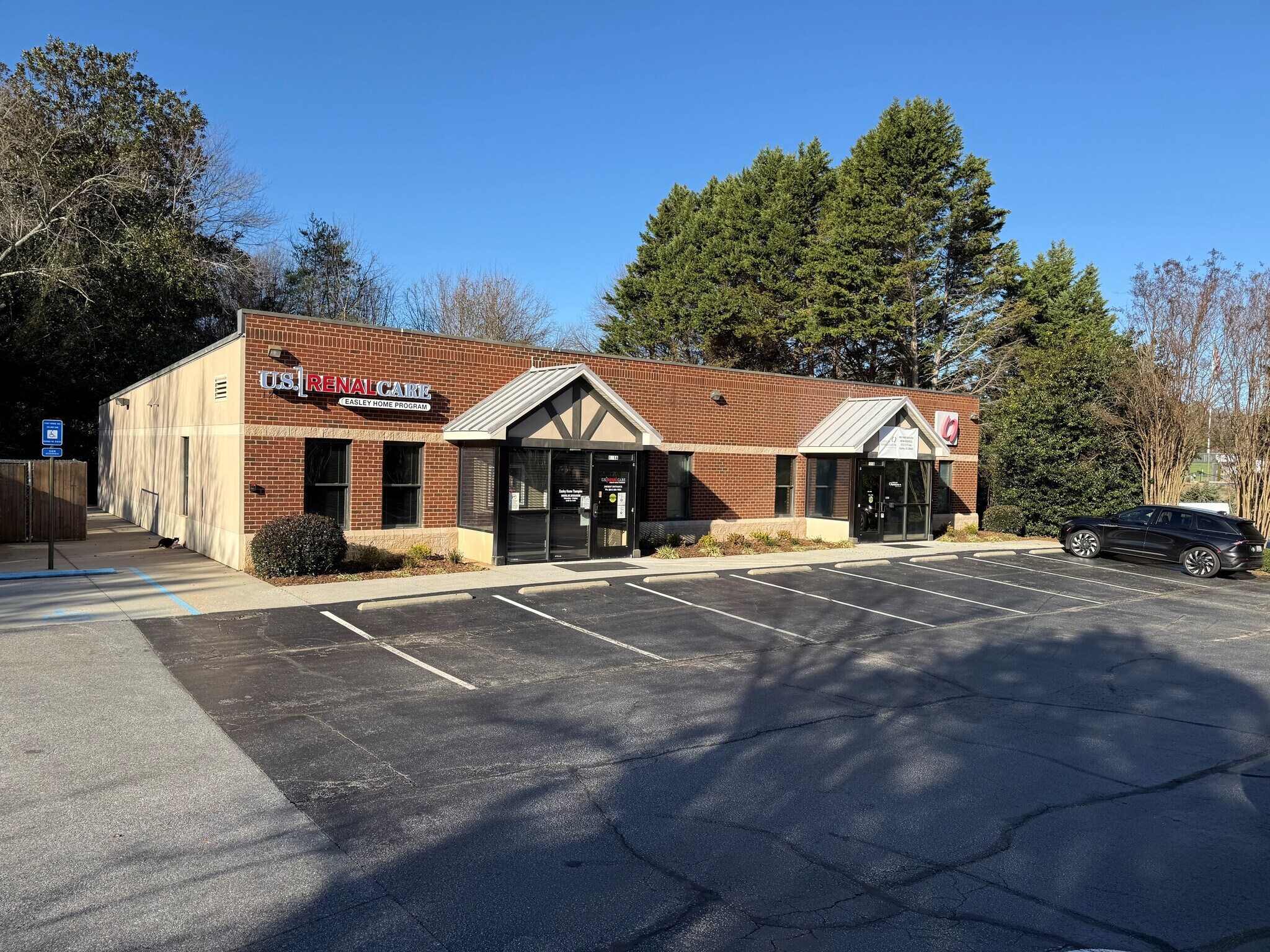 121 Commerce Blvd, Easley, SC for lease Primary Photo- Image 1 of 5