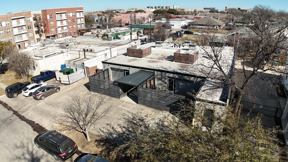 1309 S Adams St, Fort Worth, TX à vendre - Photo du bâtiment - Image 2 de 16