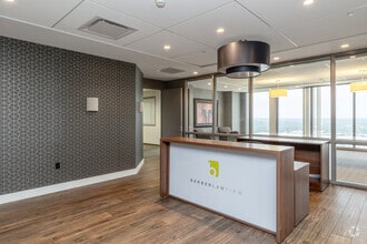 425 W Capitol Ave, Little Rock, AR for lease Interior Photo- Image 2 of 4