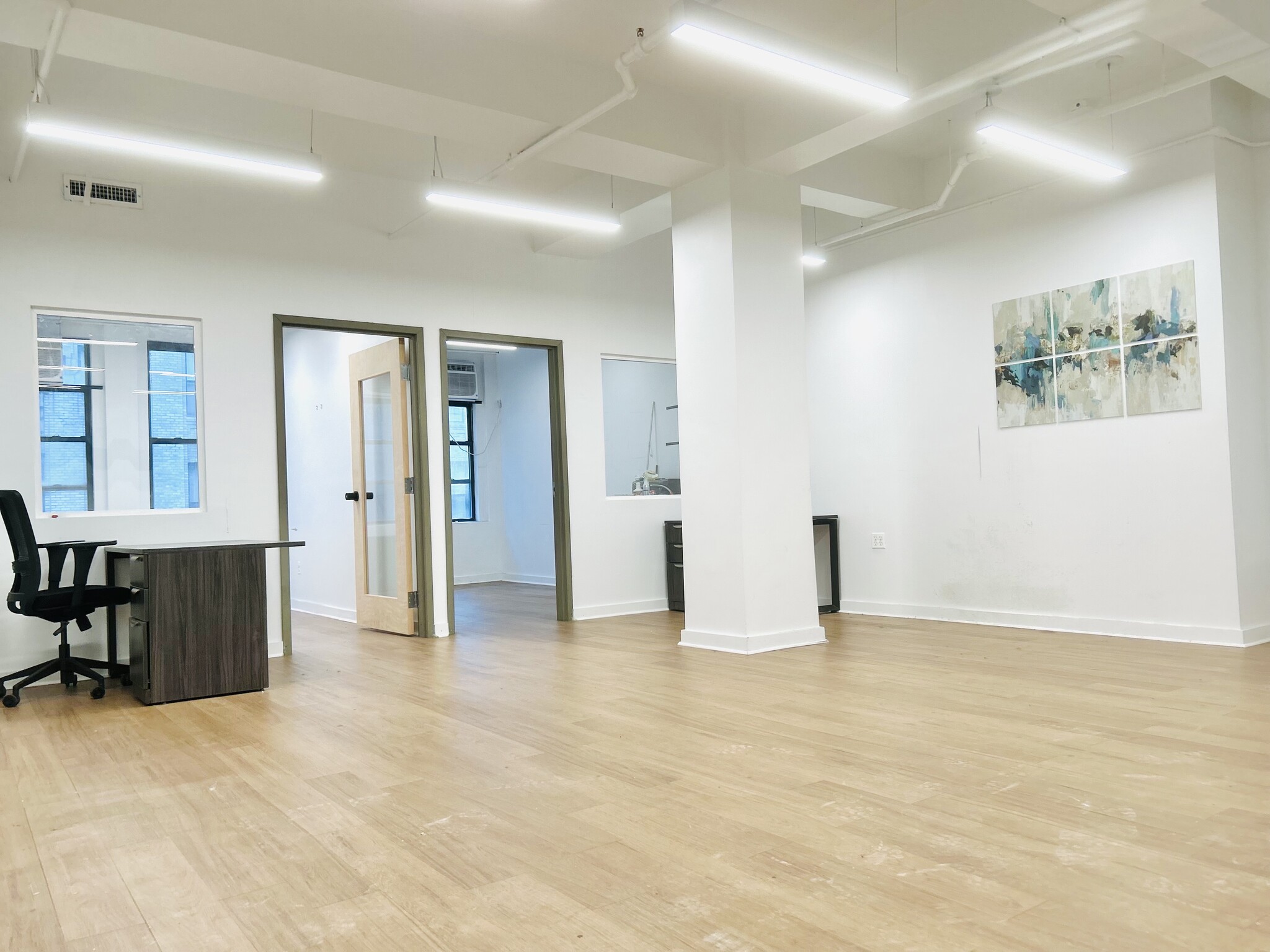 252 W 38th St, New York, NY for lease Building Photo- Image 1 of 4