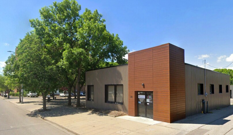 312 Stafford Dr S, Lethbridge, AB for sale Primary Photo- Image 1 of 1