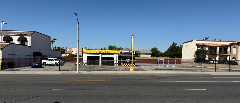 430 S Riverside Ave, Rialto, CA à vendre - Photo du bâtiment - Image 2 de 7