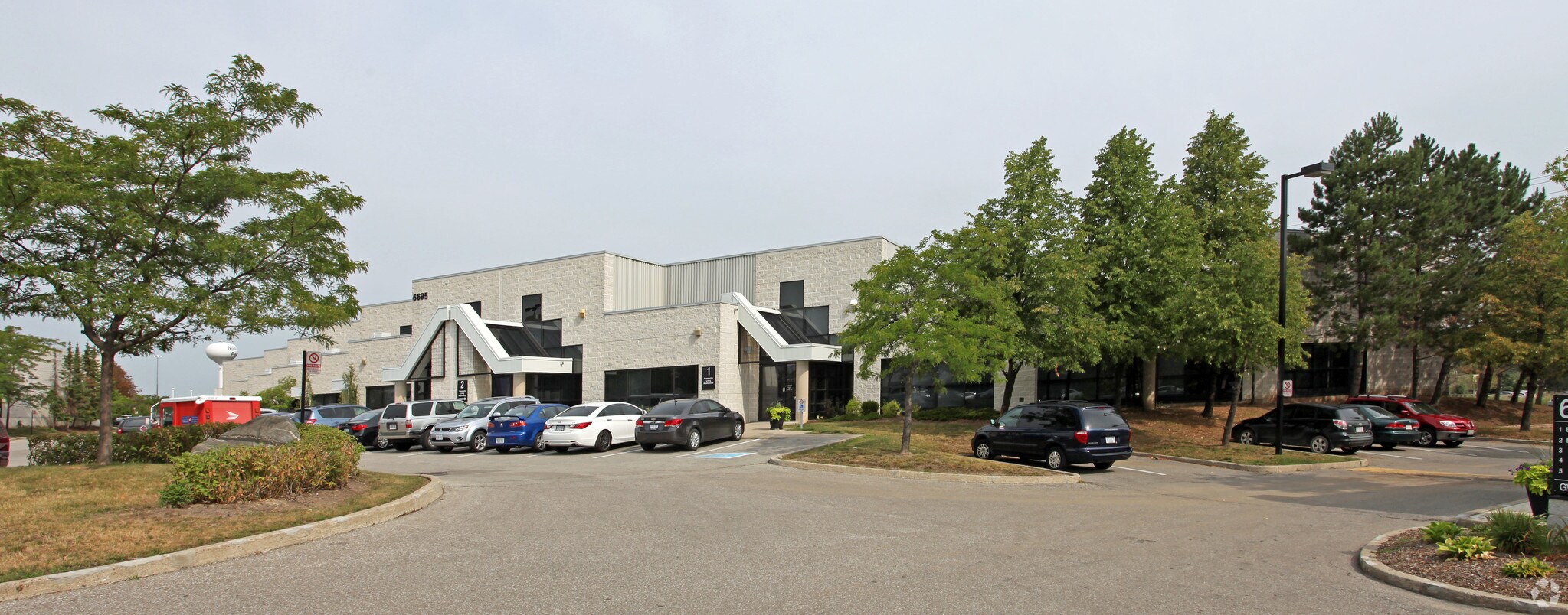 6695 Millcreek Dr, Mississauga, ON à vendre Photo principale- Image 1 de 1