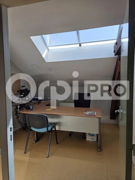 Bureau dans Villefranche-sur-Saône à louer - Photo intérieure - Image 3 de 8