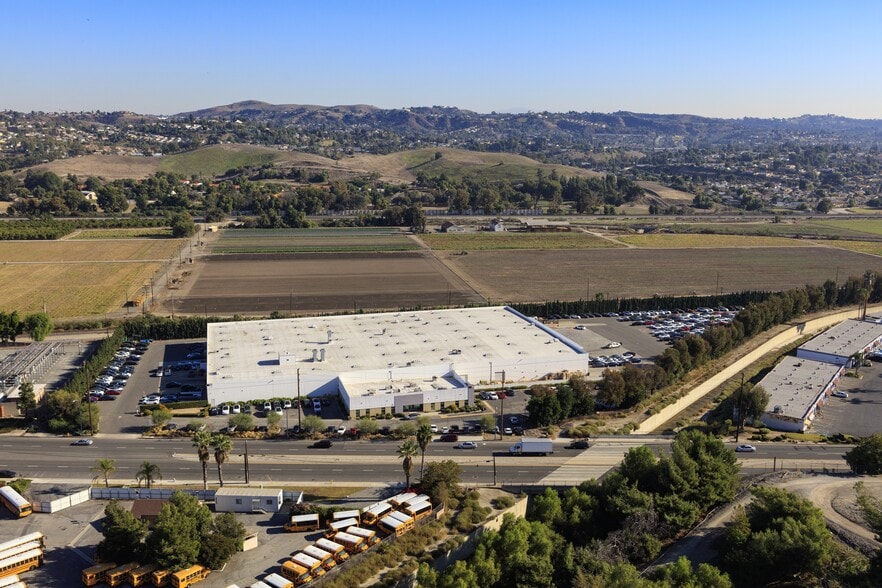 3880 Valley Blvd, Walnut, CA for lease - Building Photo - Image 2 of 2