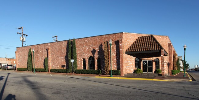 More details for 201 N Pacific St, Conroe, TX - Retail for Lease