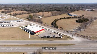 Plus de détails pour 2204 NW Broad St, Murfreesboro, TN - Vente au détail à vendre