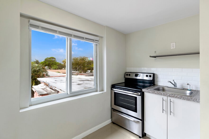 268 NW 34th St, Miami, FL for sale - Building Photo - Image 1 of 92