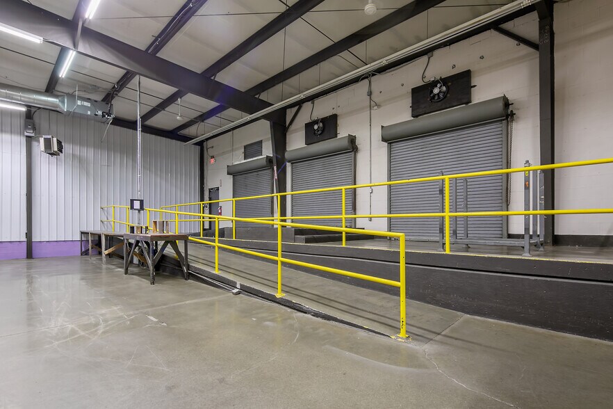 2858 Owen Dr, Fayetteville, NC for lease - Building Photo - Image 2 of 25