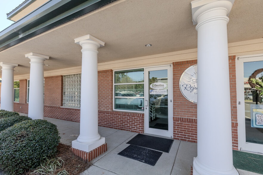 1616-1632 Village Harbor Dr, Clover, SC for lease - Building Photo - Image 3 of 20