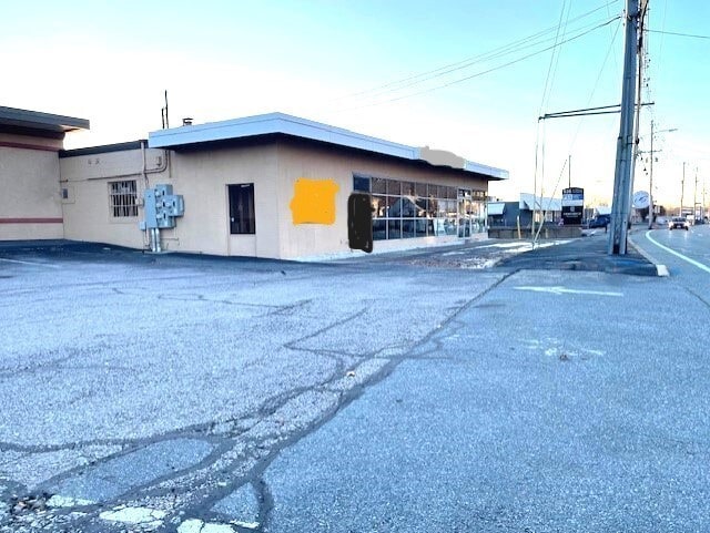 545-555 Atwood Ave portefeuille de 2 propriétés à vendre sur LoopNet.ca - Photo du bâtiment - Image 3 de 35