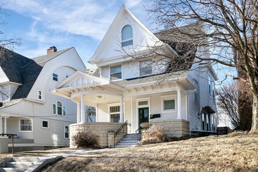 1618 S 32nd Ave, Omaha, NE for sale - Primary Photo - Image 1 of 42