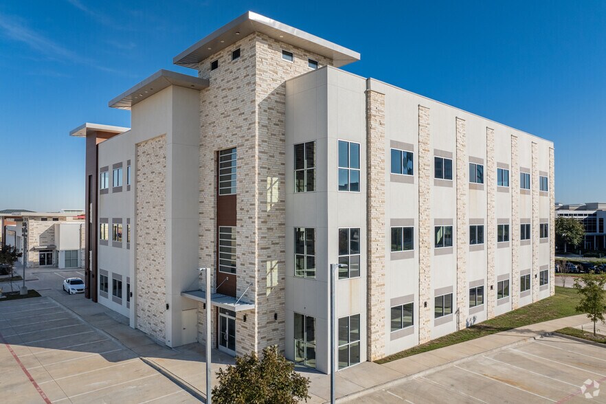 5740 State Highway 121, Plano, TX à vendre - Photo du bâtiment - Image 2 de 18