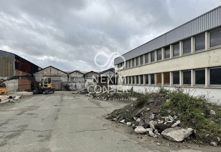 Flex in La Courneuve for sale - Building Photo - Image 2 of 4