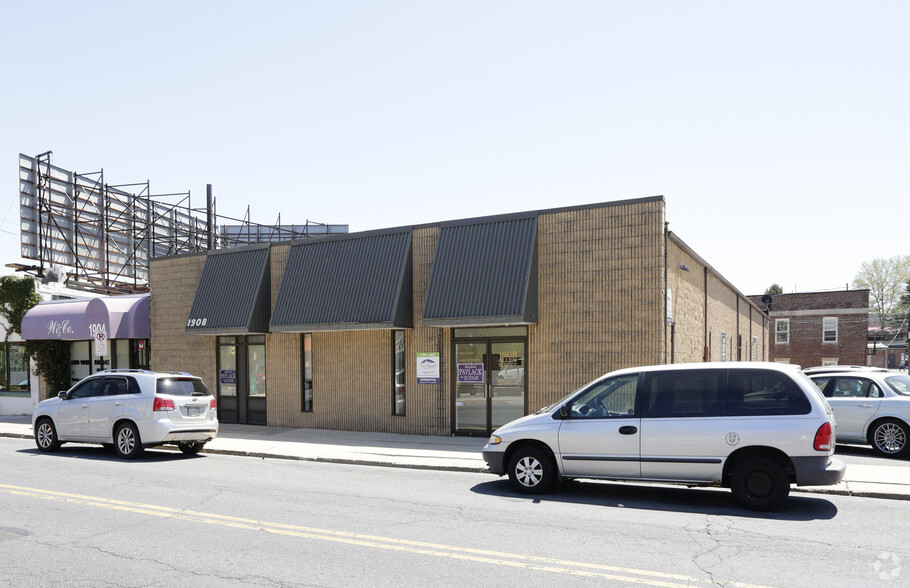 1908 W Allen St, Allentown, PA for lease - Primary Photo - Image 1 of 66