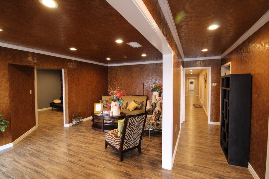 1221 W University Blvd, Odessa, TX for sale - Interior Photo - Image 3 of 46