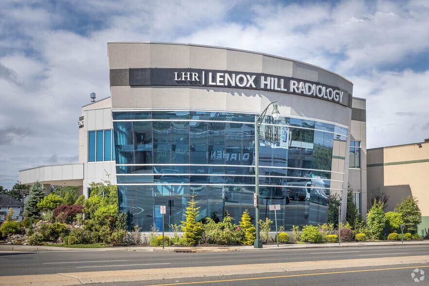 443 Sunrise Hwy, Lynbrook, NY for sale - Primary Photo - Image 1 of 9