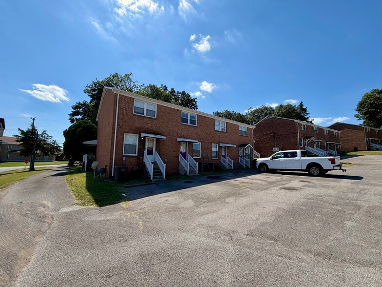 1012-1018 Hickory Hill Ln, Hermitage, TN for sale - Building Photo - Image 2 of 13