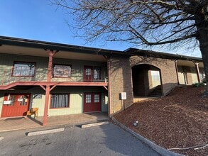 2700 S Roan St, Johnson City, TN for lease Interior Photo- Image 1 of 11
