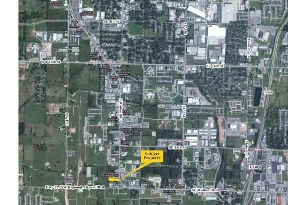 Walton Blvd & SW Suburban Ln, Bentonville, AR à vendre - Photo du bâtiment - Image 1 de 1