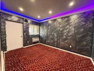 Plus de détails pour 4004 73rd St, Woodside, NY - Bureau/Médical à louer