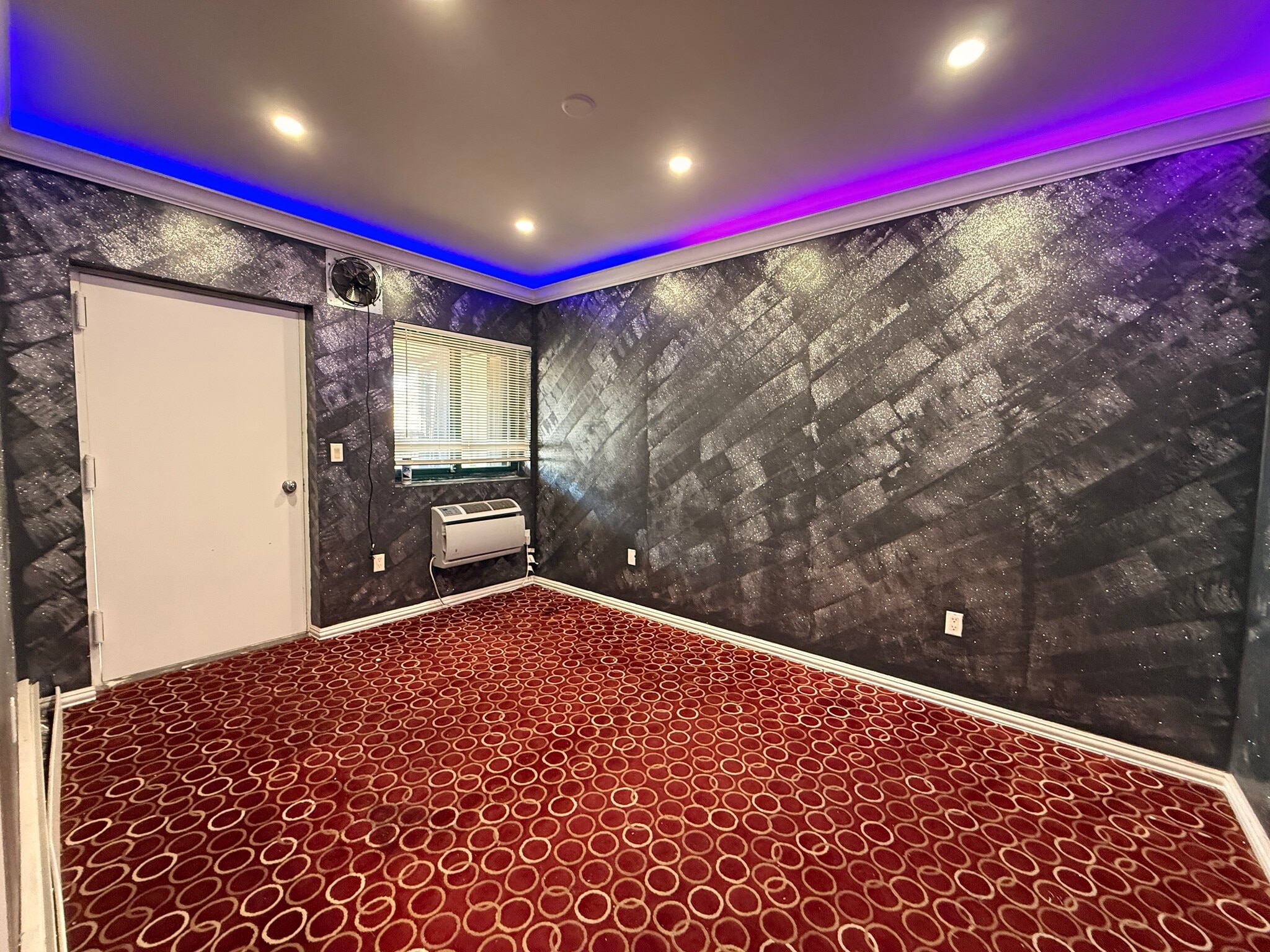 4004 73rd St, Woodside, NY à louer Photo principale- Image 1 de 8