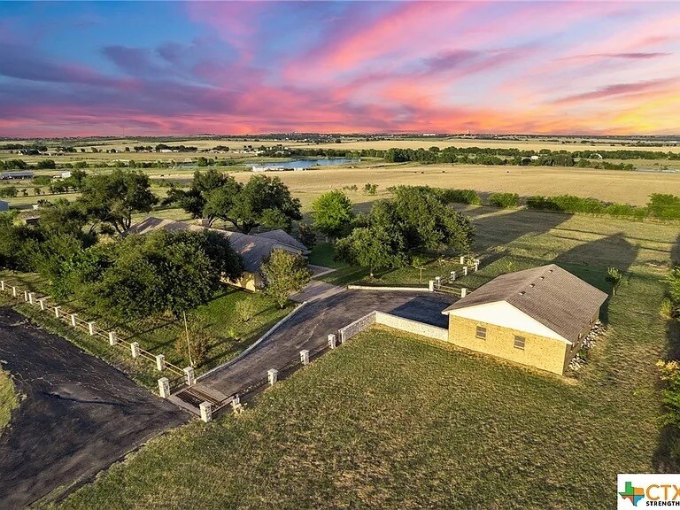 3739 FM 2184, Rogers, TX à vendre - Photo du bâtiment - Image 2 de 17