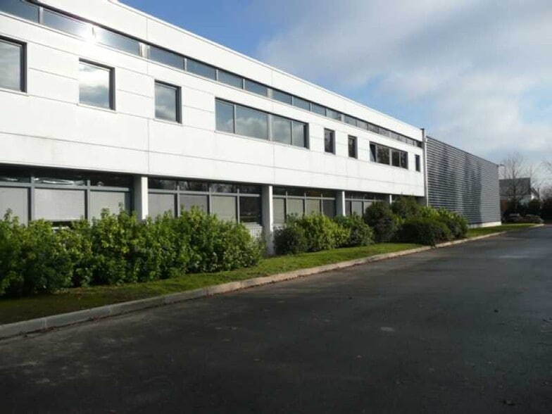 Flex in Tremblay-en-France for lease - Building Photo - Image 1 of 20
