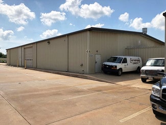 More details for 2624-2700 Railroad Dr, Edmond, OK - Industrial for Sale