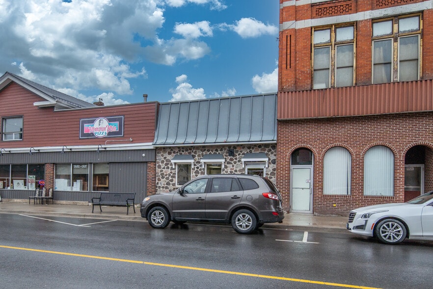 58 Dundas St E, Napanee, ON for sale - Building Photo - Image 3 of 25