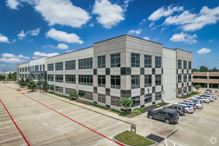 16200 Park Row, Houston, TX à louer - Photo du bâtiment - Image 2 de 10